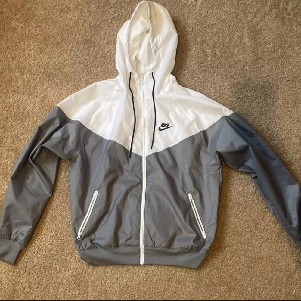 Nike Windrunner | men S